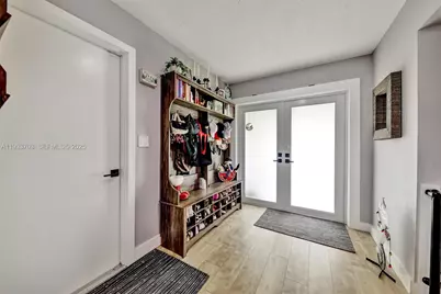 8519 Ramblewood Dr, Coral Springs, FL 33071 - Photo 6