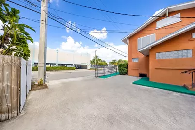 242 NW 12th Ave, Miami, FL 33128 - Photo 6