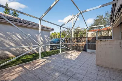 1244 NW 171st Ave, Pembroke Pines, FL 33028 - Photo 32