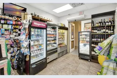 1900 N Bayshore Dr #3705, Miami, FL 33132 - Photo 14