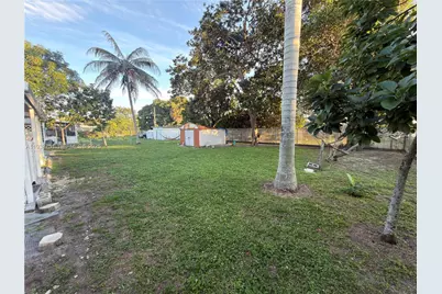2630 NW 114th St, Miami, FL 33167 - Photo 10