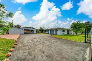 3585 SW 107th Ct, Miami, FL 33165 - Photo 4