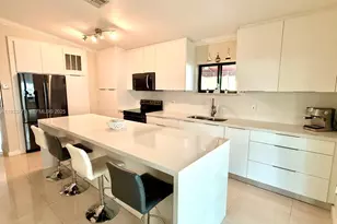 7185 W 30th Ln, Hialeah, FL 33018 - Photo 4