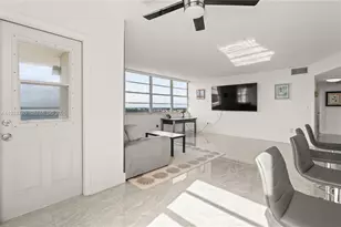 1301 NE Miami Gardens Dr, Miami, FL 33179 - Photo 14