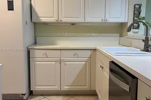 10710 NW 66th St, Doral, FL 33178 - Photo 12