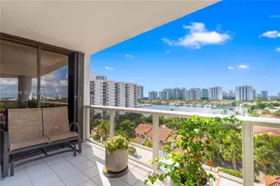 3598 Yacht Club Dr, Aventura, FL 33180 - Photo 40