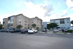 2840 Somerset Dr, Lauderdale Lakes, FL 33311 - Photo 12