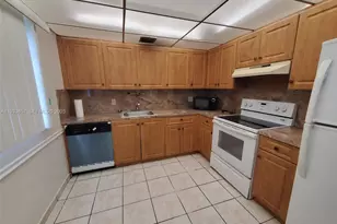 13355 SW 9th Ct, Pembroke Pines, FL 33027 - Photo 2