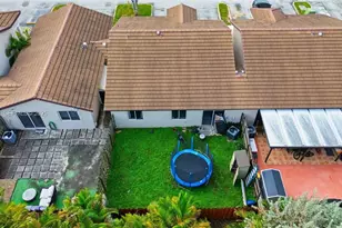 18615 NW 84th Ct, Hialeah, FL 33015 - Photo 14