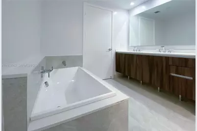 488 NE 18th St #2610, Miami, FL 33132 - Photo 14