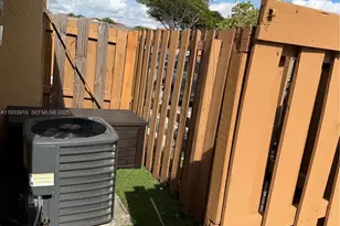 1194 SW 135th Pl, Miami, FL 33184 - Photo 4