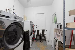 560 NE 161st St, Miami, FL 33162 - Photo 36