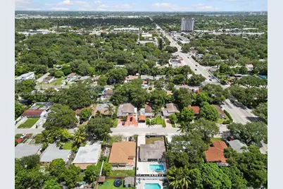 560 NE 161st St #0, Miami, FL 33162 - Photo 4