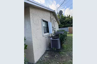 2845 NW 13th Ct, Fort Lauderdale, FL 33311 - Photo 10