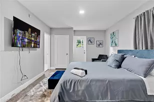 427 NE 107th St, Miami, FL 33161 - Photo 2