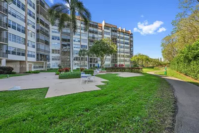 1400 Saint Charles Pl #207, Pembroke Pines, FL 33026 - Photo 24