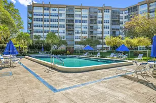 1400 St Charles Pl, Pembroke Pines, FL 33026 - Photo 20