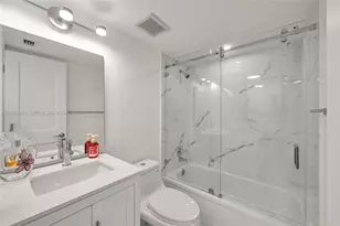 1400 St Charles Pl, Pembroke Pines, FL 33026 - Photo 16