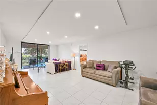 1400 St Charles Pl, Pembroke Pines, FL 33026 - Photo 10