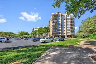 1400 St Charles Pl, Pembroke Pines, FL 33026 - Photo 34