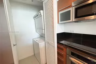 253 NE 2nd St, Miami, FL 33132 - Photo 14