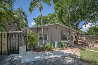 208 SW 11th St #1, Fort Lauderdale, FL 33315 - Photo 2