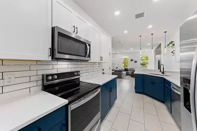 5180 Eucalyptus Dr #2, Hollywood, FL 33021 - Photo 6