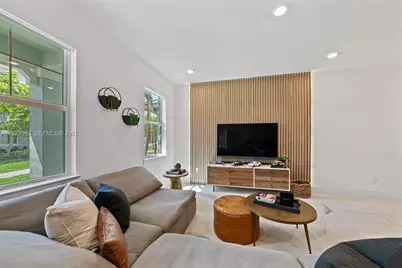 5180 Eucalyptus Dr #2, Hollywood, FL 33021 - Photo 12