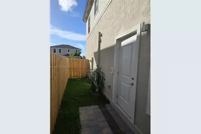 13357 SW 274th St #Side, Naranja, FL 33032 - Photo 8