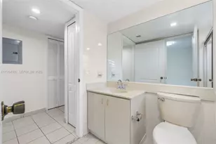 2425 W 76th St, Hialeah, FL 33016 - Photo 20