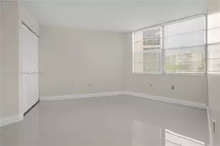 1300 St Charles Pl, Pembroke Pines, FL 33026 - Photo 16