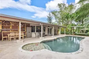 19810 SW 200th St, Miami, FL 33187 - Photo 32