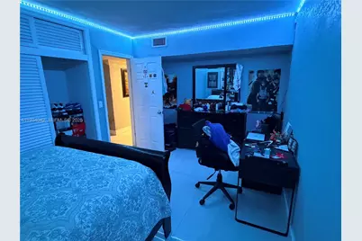 661 SW 67th Ave, Pembroke Pines, FL 33023 - Photo 20