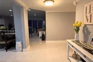 661 SW 67th Ave, Pembroke Pines, FL 33023 - Photo 8