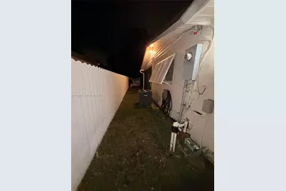 661 SW 67th Ave, Pembroke Pines, FL 33023 - Photo 26