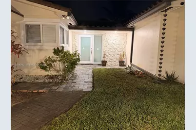 661 SW 67th Ave, Pembroke Pines, FL 33023 - Photo 4