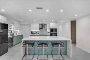 1045 Hollywood Blvd, Hollywood, FL 33019 - Photo 2