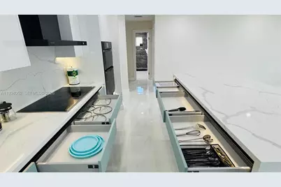 1045 Hollywood Blvd, Hollywood, FL 33019 - Photo 22