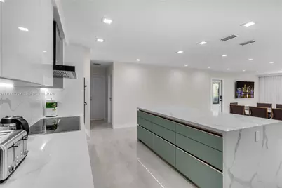 1045 Hollywood Blvd, Hollywood, FL 33019 - Photo 20