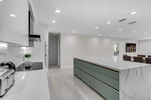 1045 Hollywood Blvd, Hollywood, FL 33019 - Photo 20