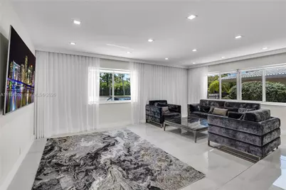 1045 Hollywood Blvd, Hollywood, FL 33019 - Photo 12