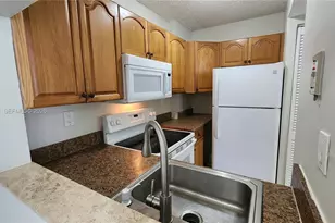 8185 NW 7th St, Miami, FL 33126 - Photo 10