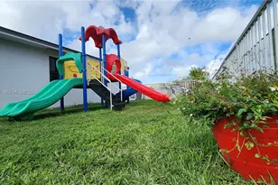 8185 NW 7th St, Miami, FL 33126 - Photo 30