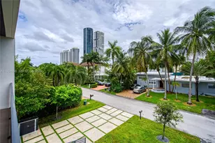 311 SE 189th St, Sunny Isles Beach, FL 33160 - Photo 14