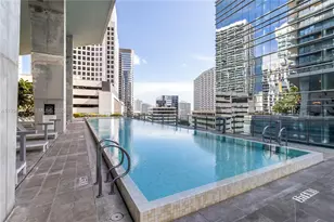 68 SE 6th St, Miami, FL 33131 - Photo 32