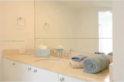 901 Brickell Key Blvd #705, Miami, FL 33131 - Photo 24