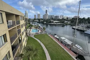 301 Golden Isles Dr, Hallandale Beach, FL 33009 - Photo 34