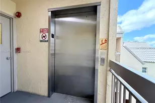 8255 Lake Dr, Doral, FL 33166 - Photo 16