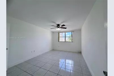 8255 Lake Dr #506, Doral, FL 33166 - Photo 8