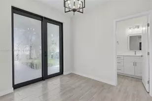 241 SW 4th St, Dania Beach, FL 33004 - Photo 8